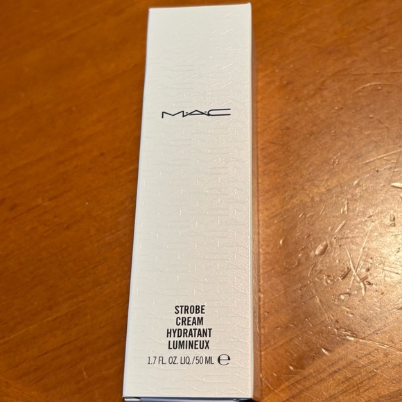 MAC Strobe Cream Pinklite - Picture 3 of 16